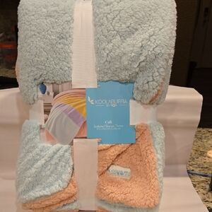 Koolaburra by UGG Cali Sherpa Throw Blanket 50x60 Soft Cozy Pastel